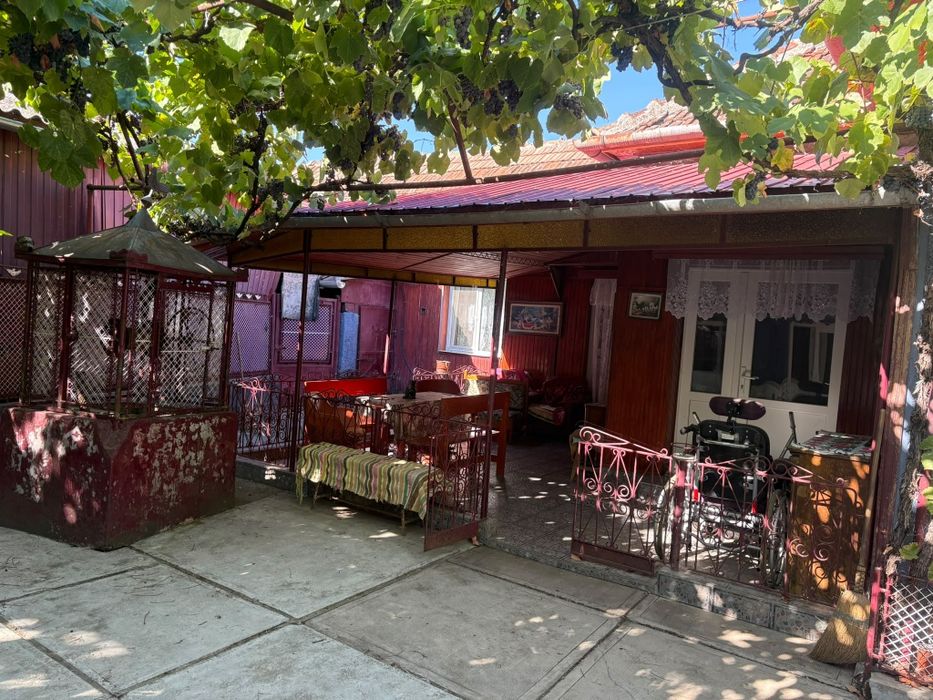 Casa de vânzare, teren 14 arii