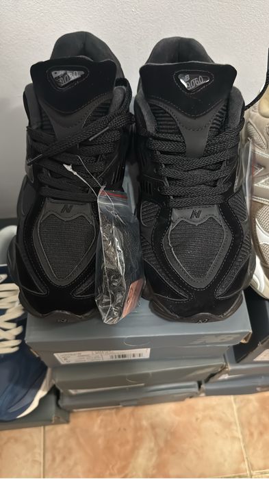 New balance 9060 pe negru 42