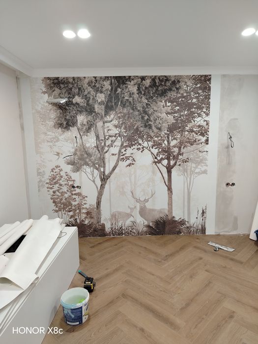 Поклейка обоев и галтель