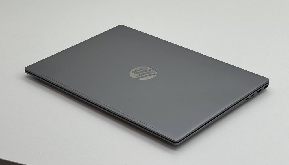 HP Pavilion — Ryzen 7 8840U / 512GB NVME M2 SSD / 8GB DDR5 6400MHz /