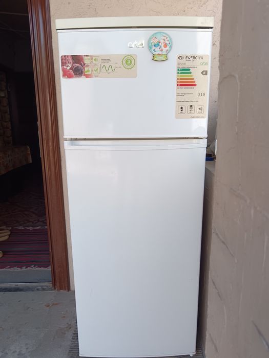 Продам холодильник артэль