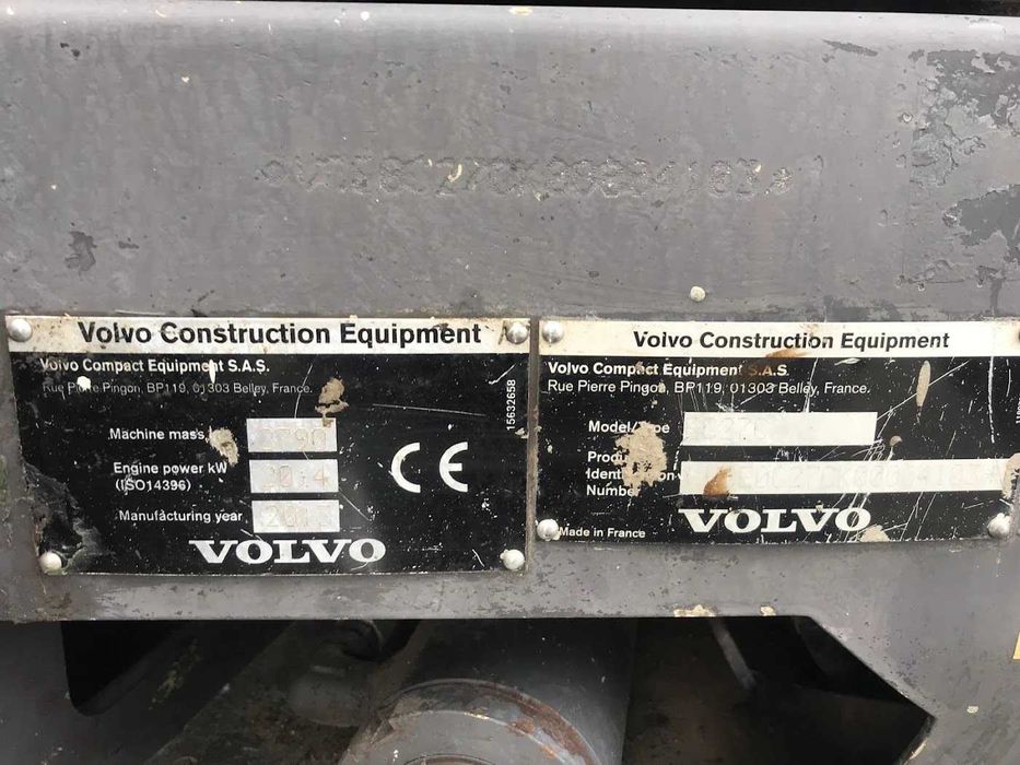 Багер Volvo EC27C