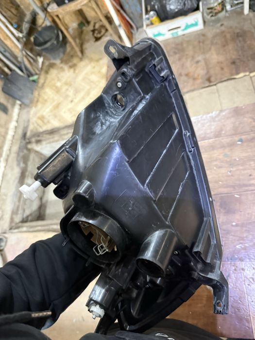 Фара гранта левая