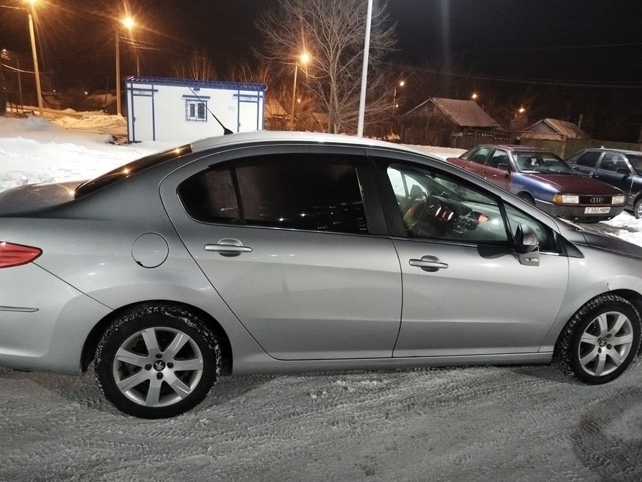 Продам срочно машину