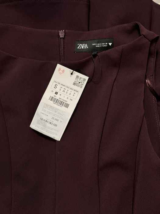 Платье Zara с этикеткой