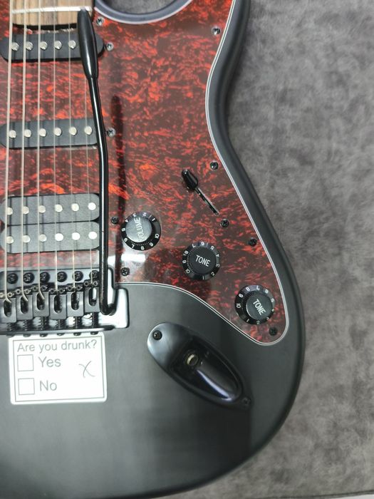 Електрическа китара Harley Benton ST-20HSS SBK Standard Series (включва устройство за настройване, кабел и раница за китара)