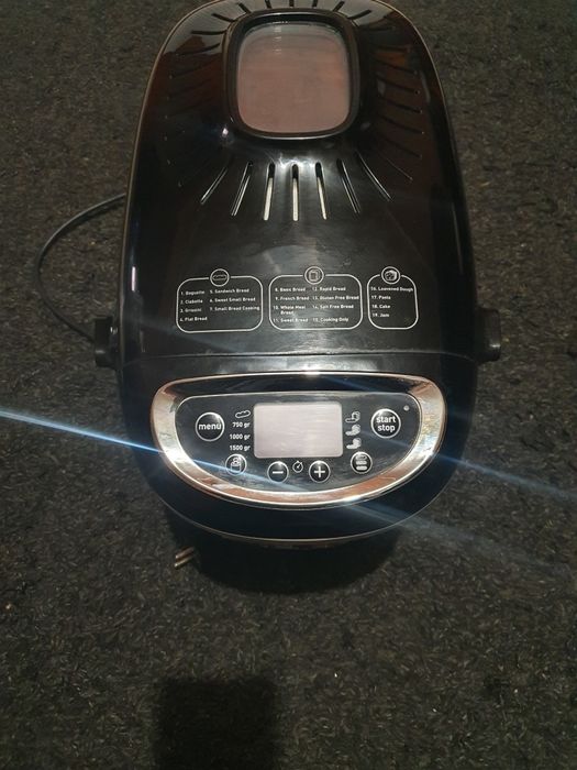 Vînd masina de pâine