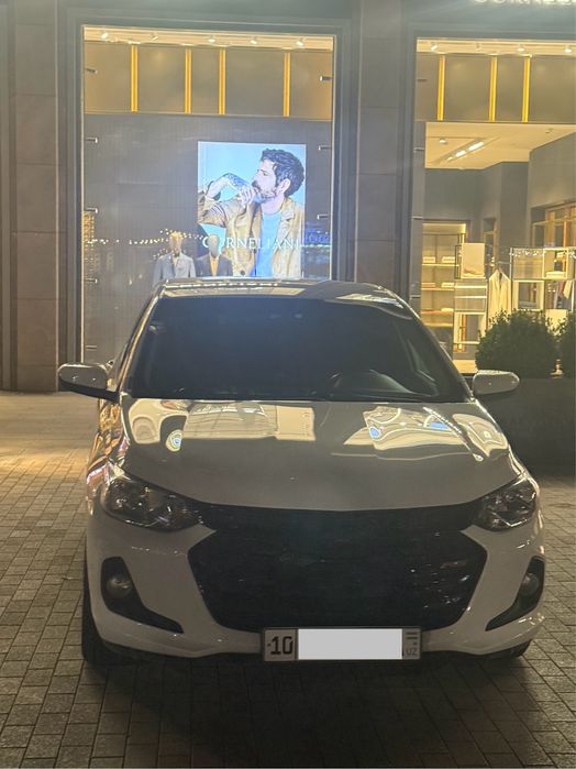 Продам Chevrolet Onix, 2023, LTZ, A/T, Oq.