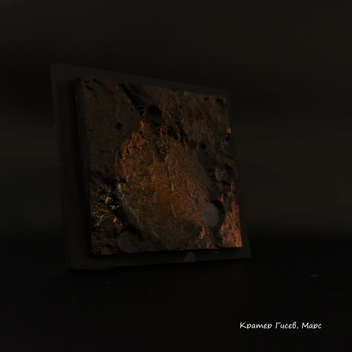 Сувенир в виде кратера Гусев, Марс. (Модель)