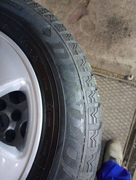 VW джанти със зимни гуми 195/65/15 6,5J ET45 5x112 цо56,6