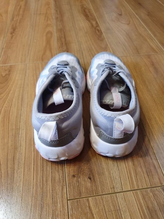 Vând adidași nike nr 31.5