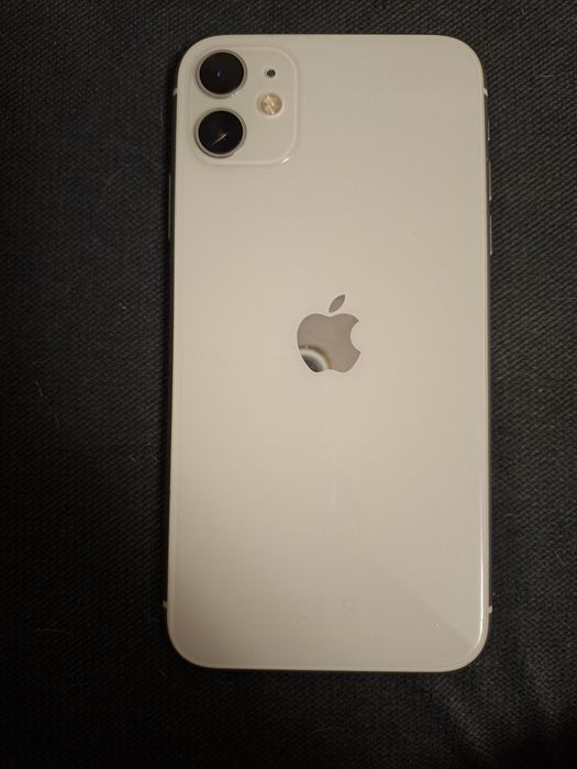 Apple iPhone 11 в бял цвят за части
