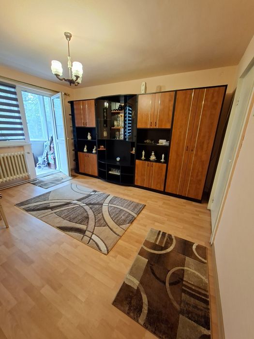Vând apartament 3 camere