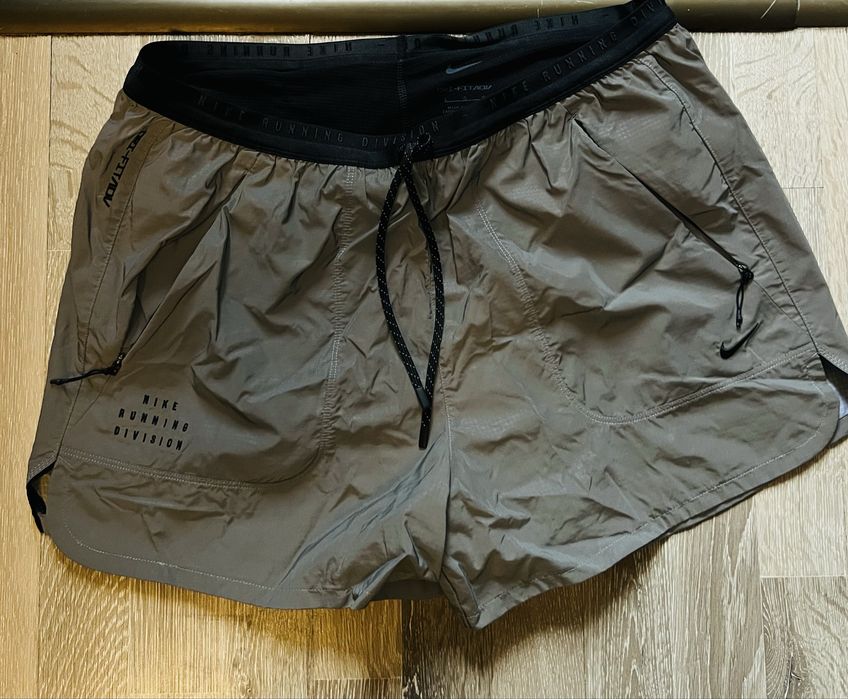 Nike спортни гащета.Чисто нови внос.