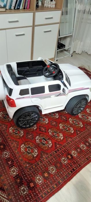 Продам детскую машинку