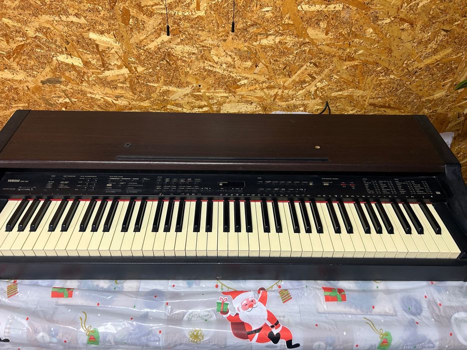 PIAN Yamaha PDP-100