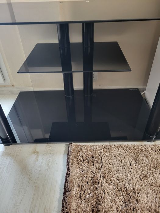 ТВ маса от стъкло