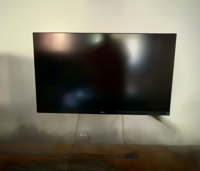Monitor LG - LG27UL650