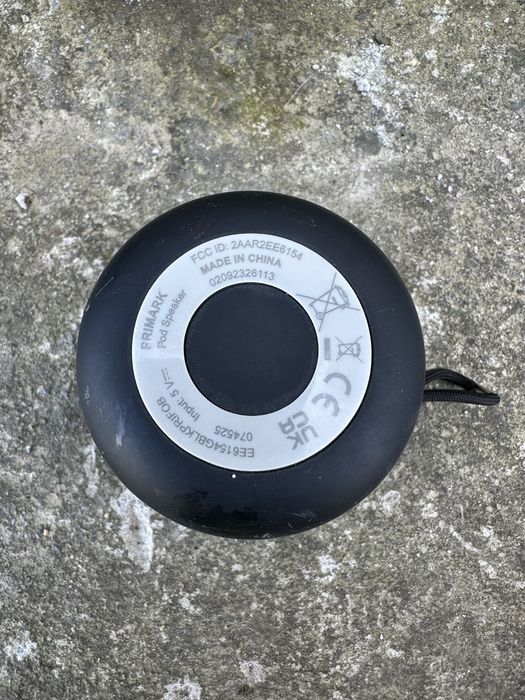 Vând boxa portabilă Primark Pod Speaker,