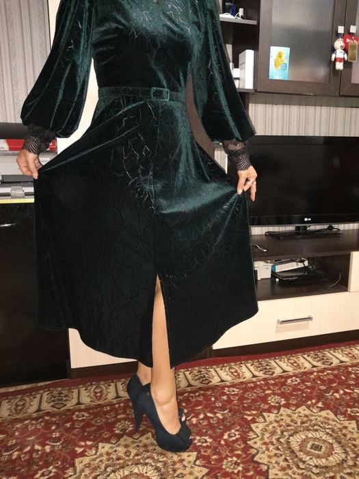 Продам платье женское.