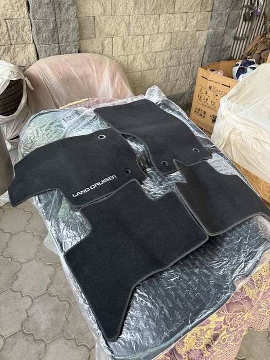 Комплект оригинальных ворсовых ковриков от LC Prado 250