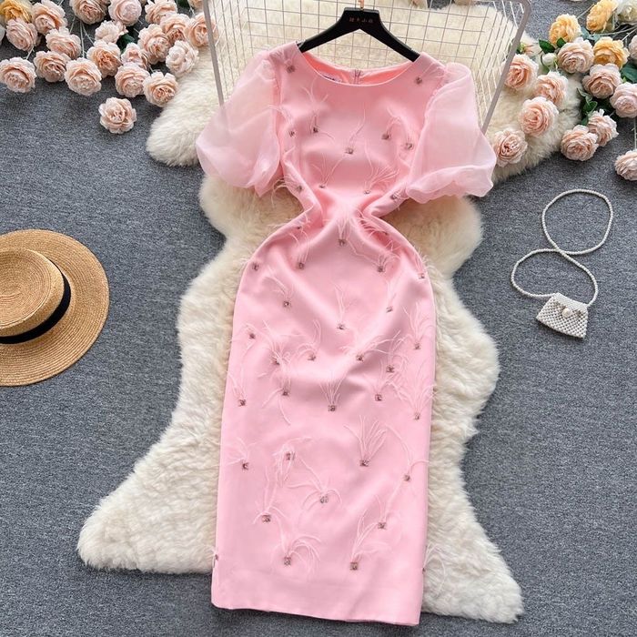 Продаю красивое нежное платье, размер 46.