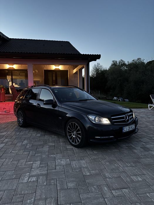 Vand Mercedes C-class . Nu accept schimburi