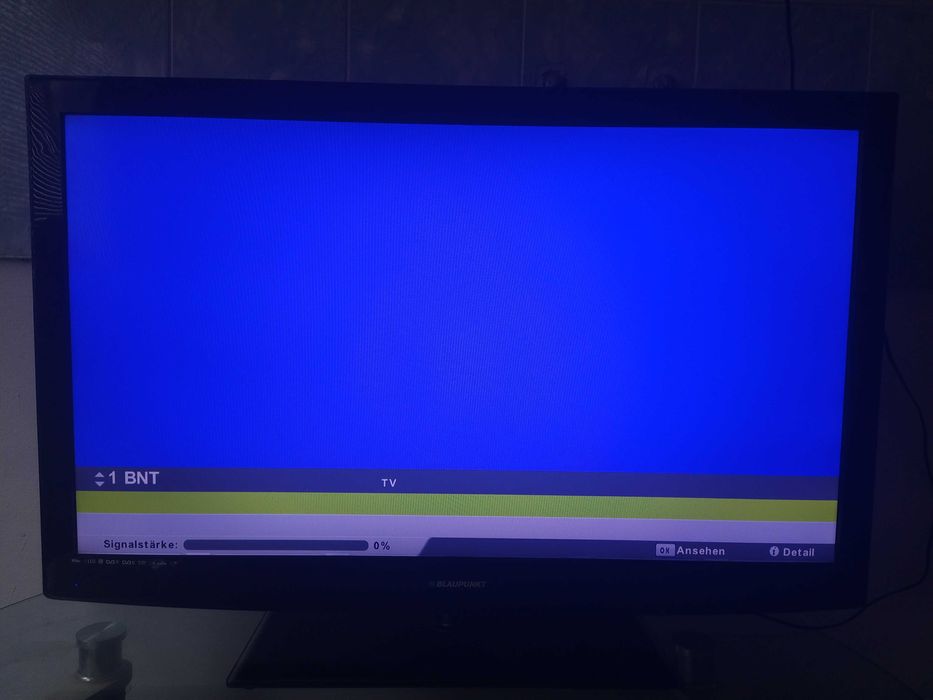 Продавам телевизор Блаупункт 42 инча смарт125 евро.евро.