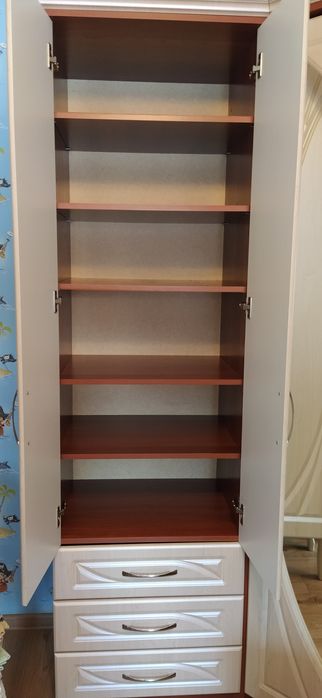 Угловой шкаф продам