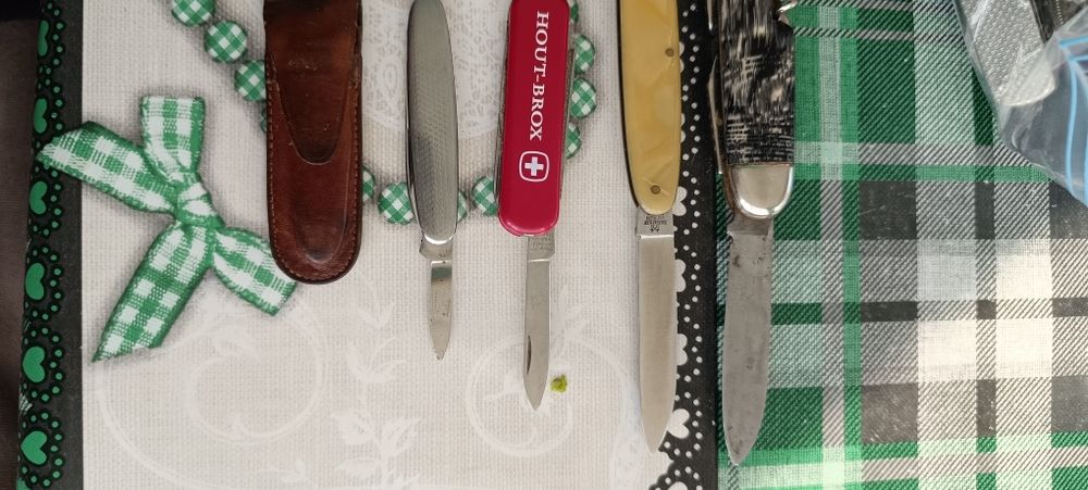 Продавам стари джобни ножчета