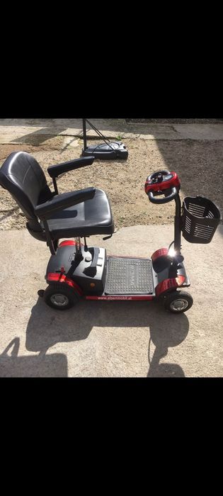 Scuter / carucior electric pentru varstnici
