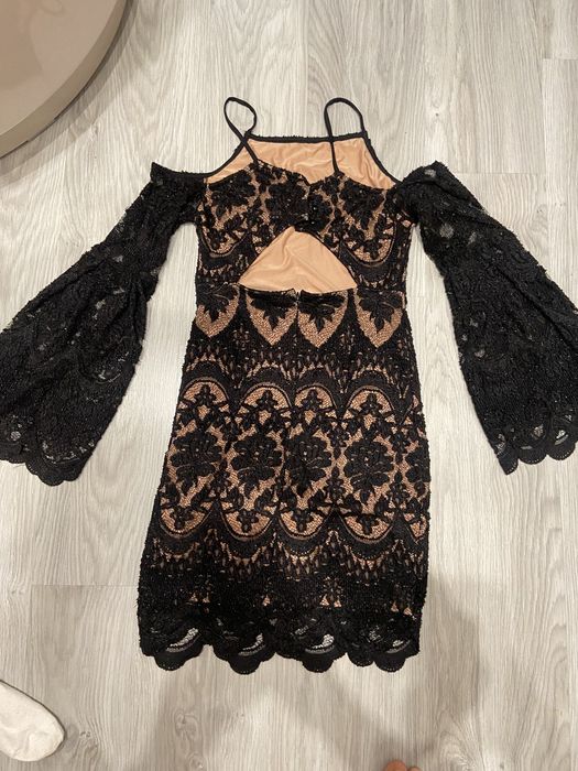 Одежда ,платья в отличном состоянии