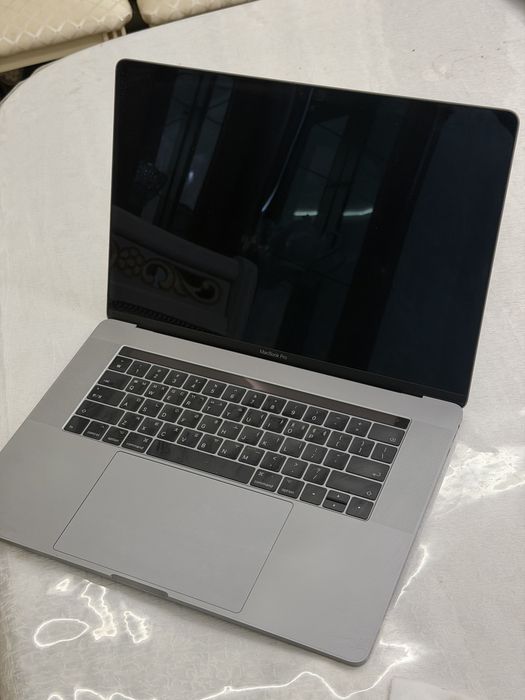 Macbook Pro 2017 16/256гб
