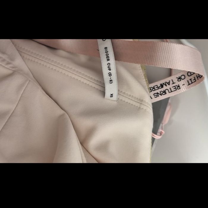 Золотое платье от houseofcb