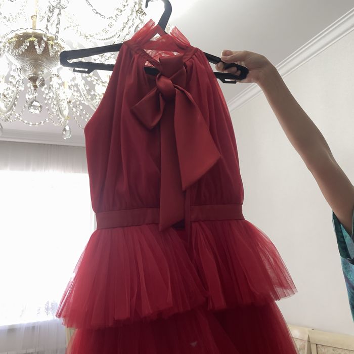 Продам платья красивые