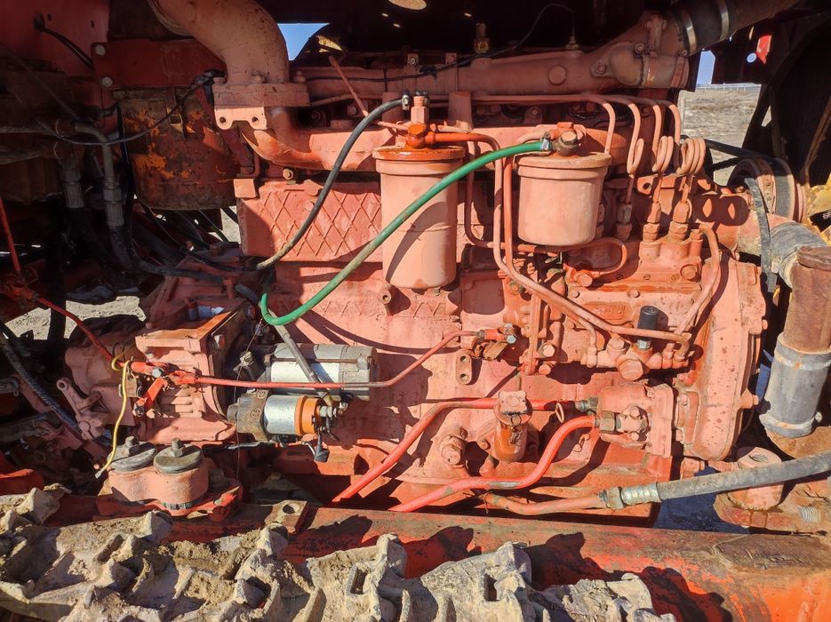 Трактор Дт-75 с плугом