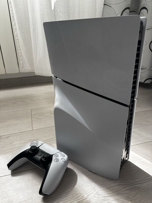Consola PlayStation 5 Slim (PS5) 1TB, D-Chassis, White + cont cu jocuri incluse
