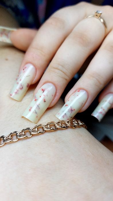 Маникюр,педикюр,наращивание ногтей