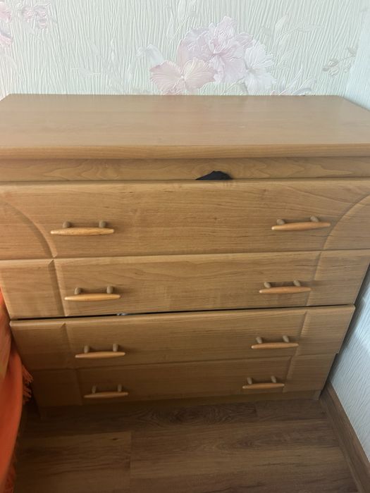 Продам спальный гарнитур ,