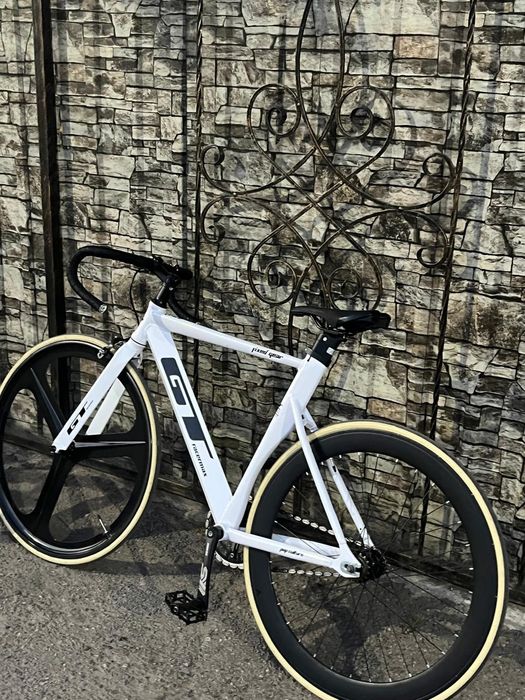 Продам фикс GT в отличном состоянии