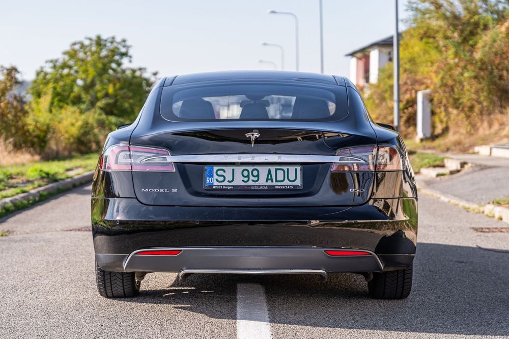TESLA Model S 2015 — imagine 10