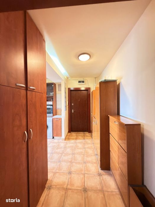 Ap. 3 camere , etaj intermediar , centrala pe gaz - Sala Olimpia