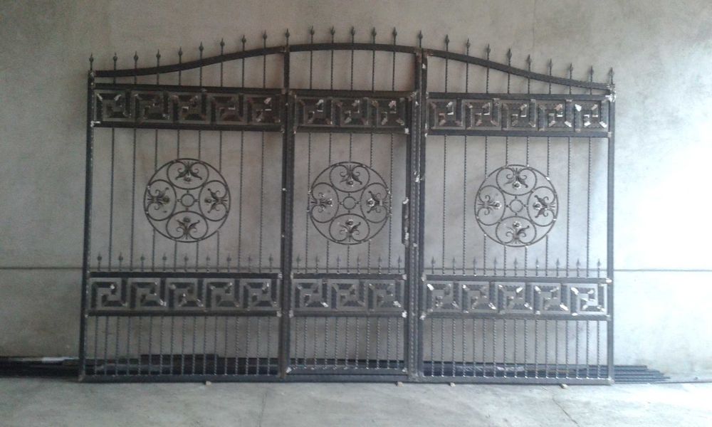 anunt confectii metalice