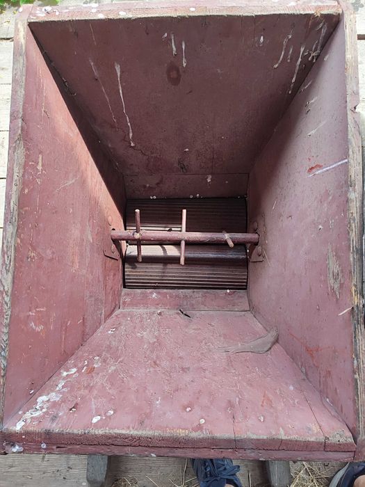 Presă și tocător pentru struguri / fructe