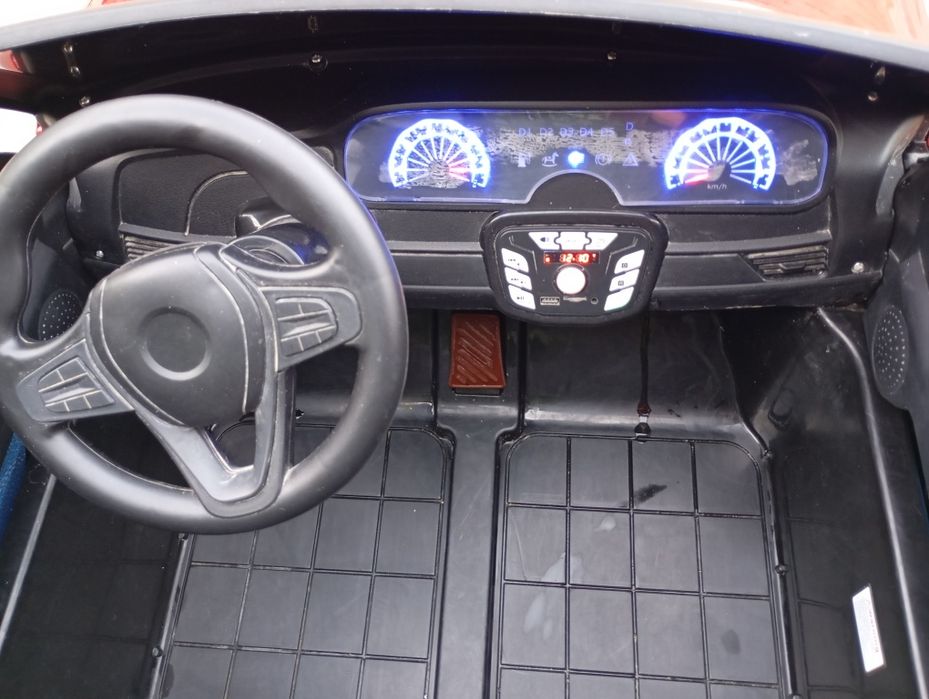 Bolalar elektr mashinasi sotiladi