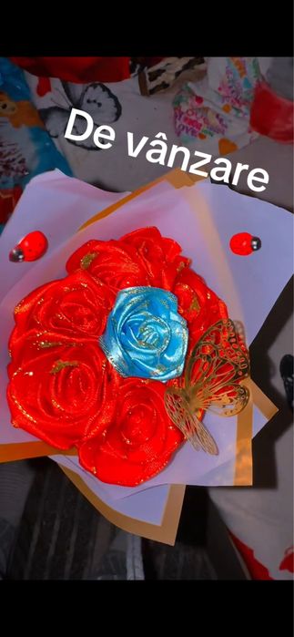 Trandafiri din satin