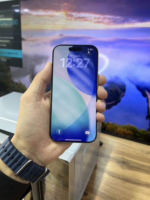 Телефон iPhone 16 Pro