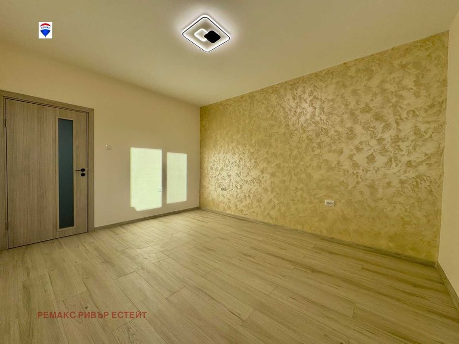 Ремонтиран двустаен апартамент за продажба кв. Широк център