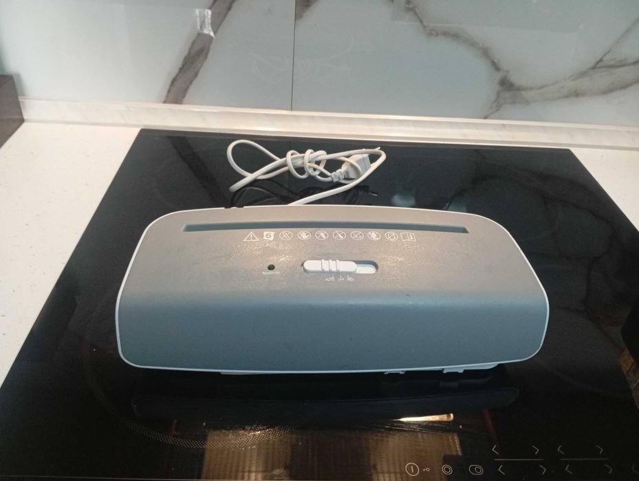 Шредер за унищожаване на документи  MA501-17