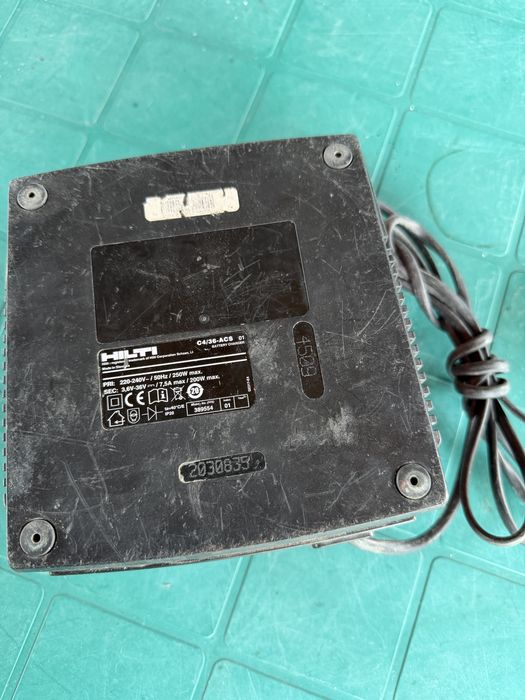 Hilti C4/36-ACS Зарядно